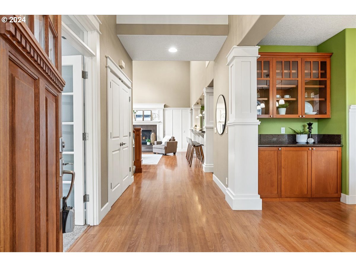 7727 Southwest Red Hawk Court Portland, OR 97224 - Photo 3 of 48 Gallery Image 3