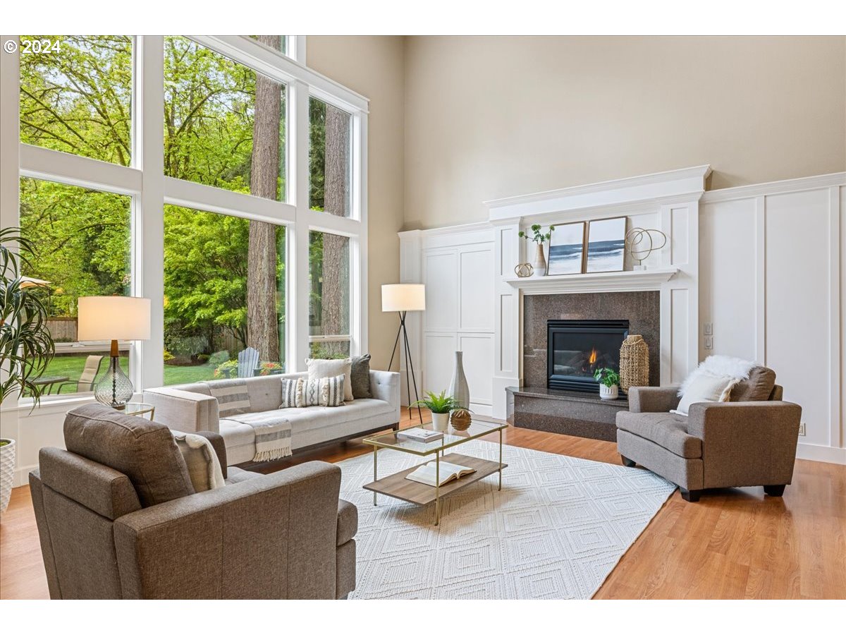 7727 Southwest Red Hawk Court Portland, OR 97224 - Photo 5 of 48 Gallery Image 5