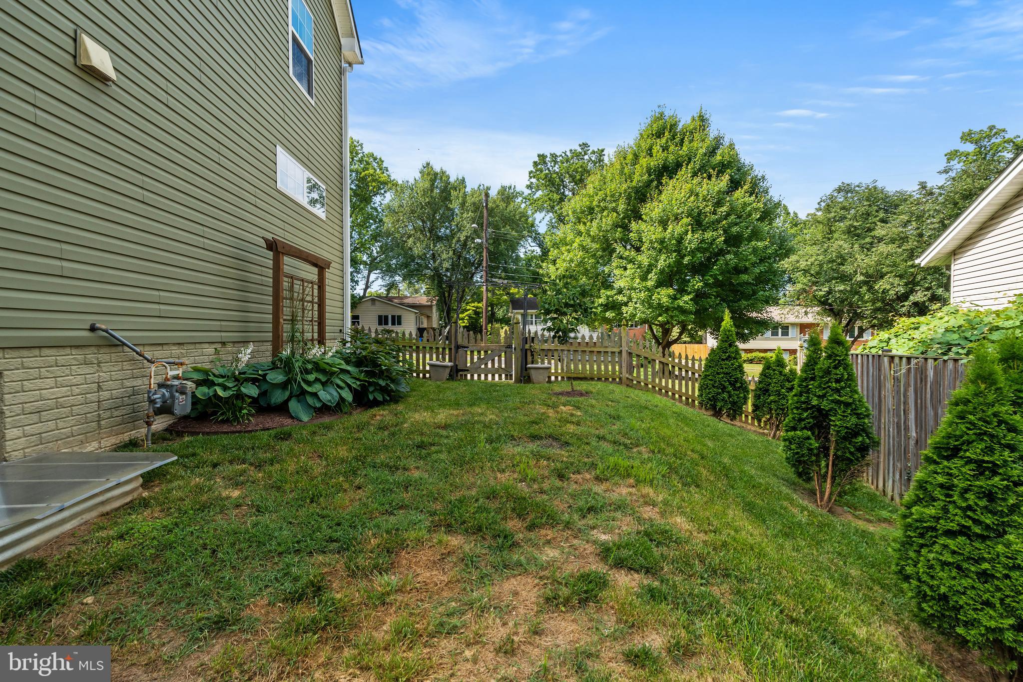2001 Prichard Road Silver Spring, MD 20902 - Photo 46 of 50 Spacious side yard
