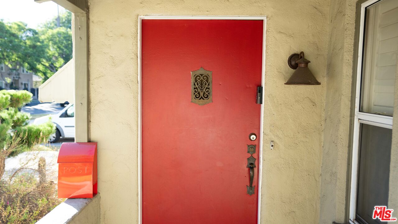 3411 Larga Avenue Los Angeles, CA 90039 - Photo 18 of 26 a bathroom with a shower