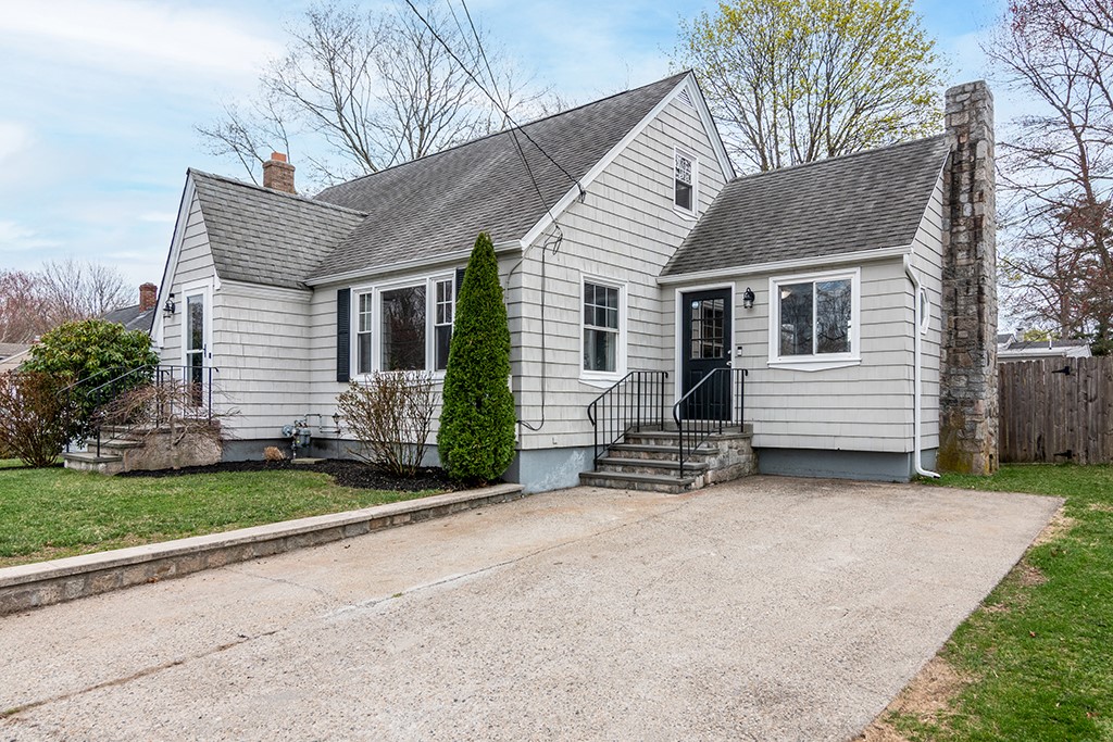 150 Lewiston Street Warwick, RI 02889 - Photo 2 of 24