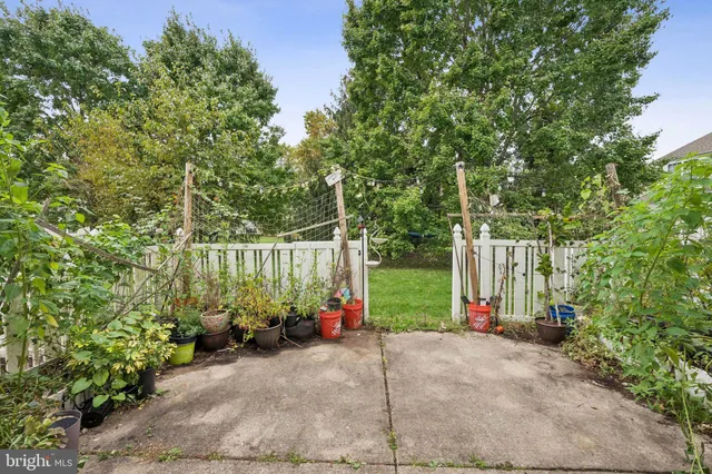 a view of garden and garden