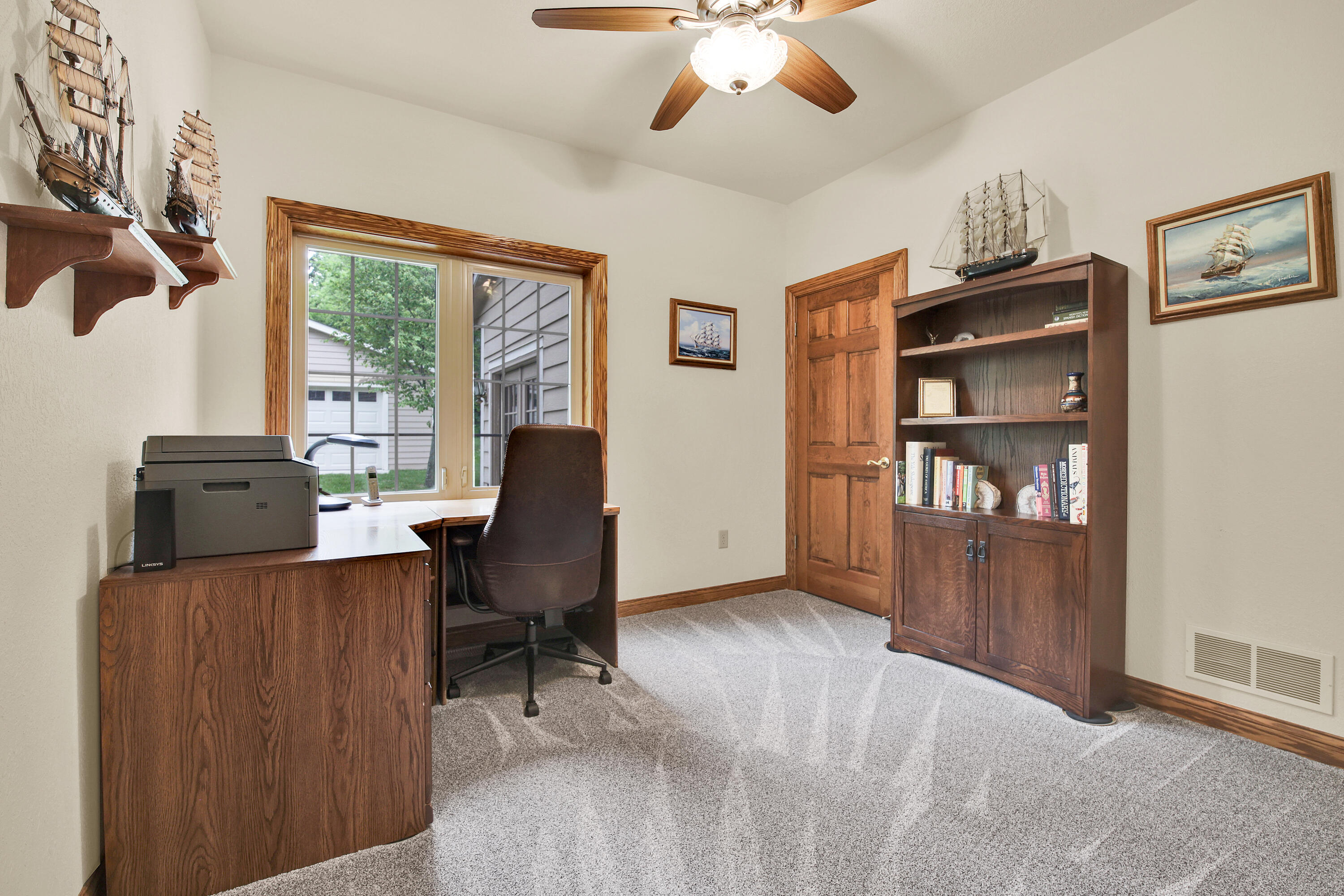 615 Kettle Ridge Richfield, WI 53017 - Photo 13 of 44 Main Floor Bedroom