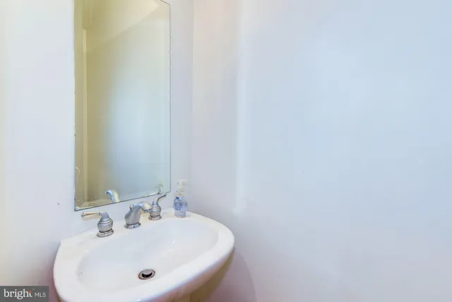 $3,600 | 2363 Champlain Street Northwest, Unit 8, Washington, DC 20009