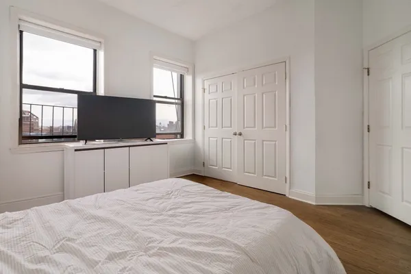 $4,900 | 188 North Street, Unit 61, Boston, MA 02113