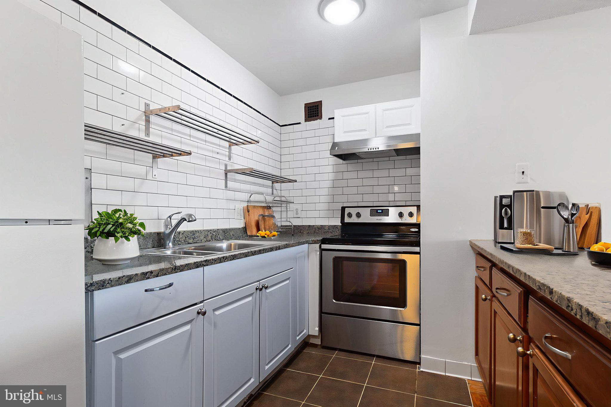 1311 Delaware Avenue Southwest, Unit S330 Washington, DC 20024 - Photo 10 of 33