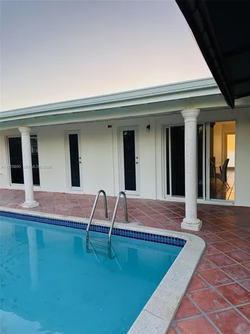 $4,700 | 3225 Southwest 94th Avenue, Miami, FL 33165