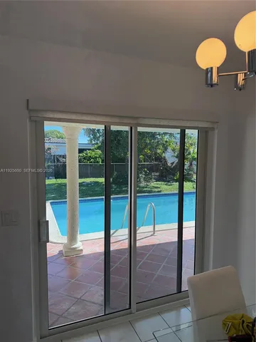 $4,700 | 3225 Southwest 94th Avenue, Miami, FL 33165