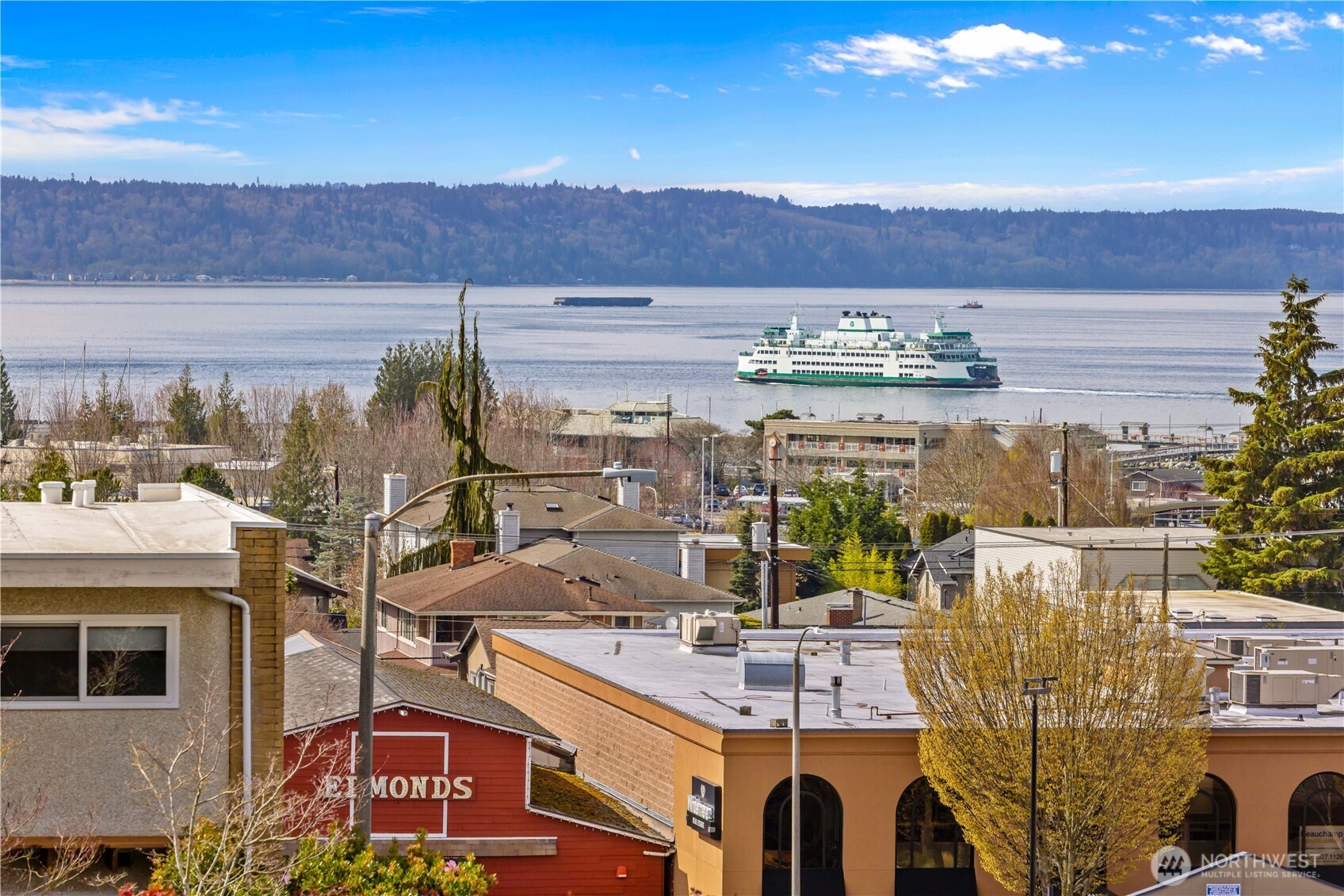 524 Maple Street, Unit 104 Edmonds, WA 98020 - Photo 2 of 29 Gallery Image 2