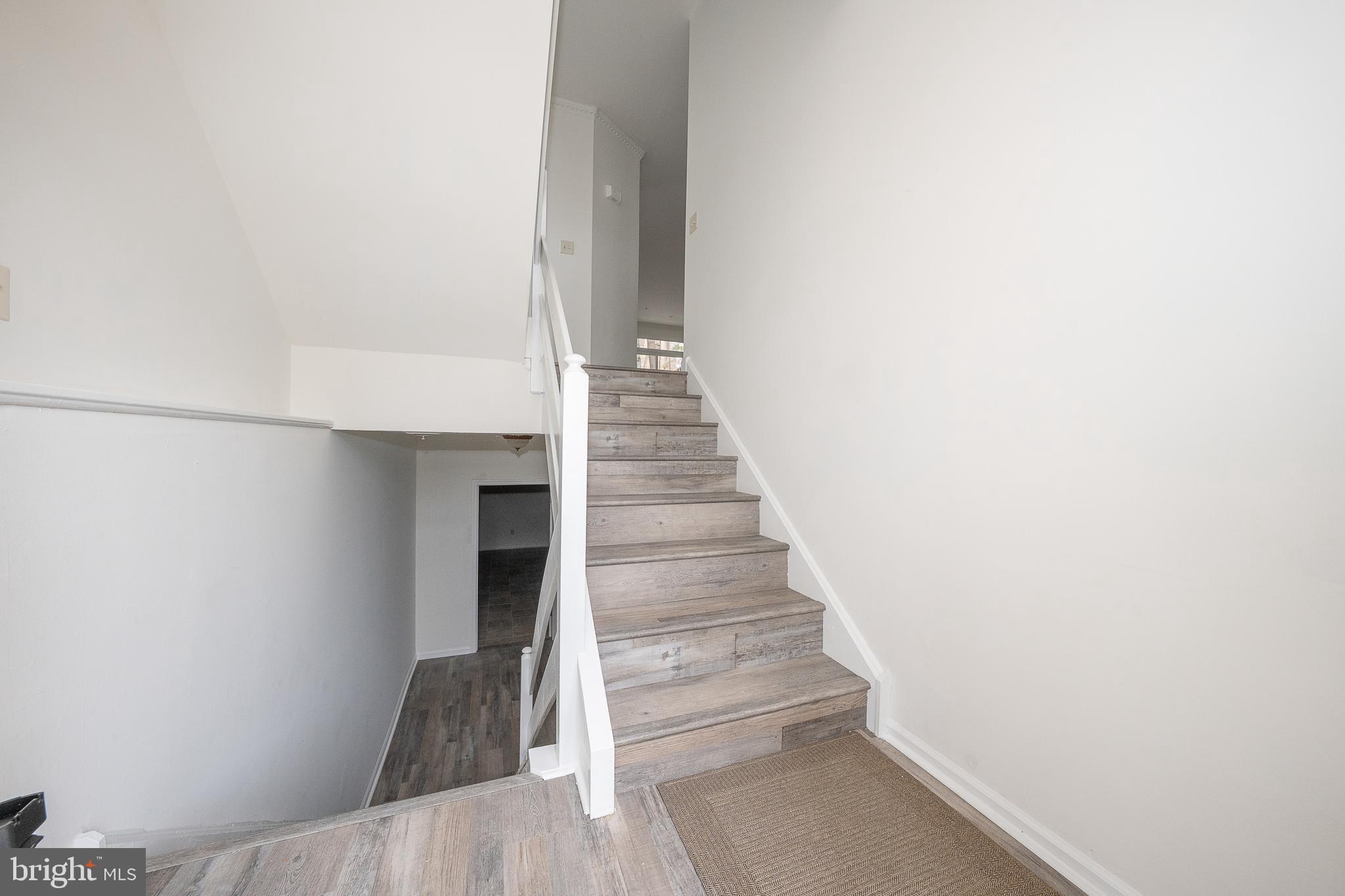 514 Waters Edge Newtown Square, PA 19073 - Photo 3 of 29 a view of entryway