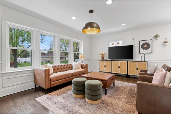 $699,000 | 3638 Harrison Avenue, Brookfield, IL 60513