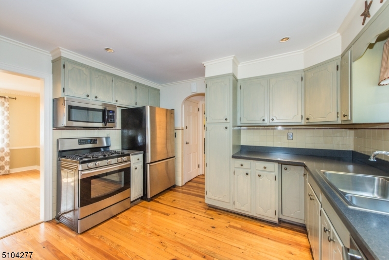 17 Bailey Road Millburn, NJ 07041 - Photo 11 of 32