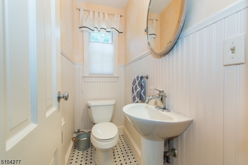 17 Bailey Road Millburn, NJ 07041 - Photo 13 of 32