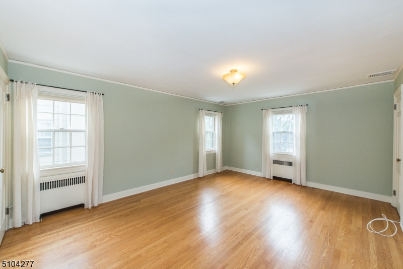 17 Bailey Road Millburn, NJ 07041 - Photo 16 of 32