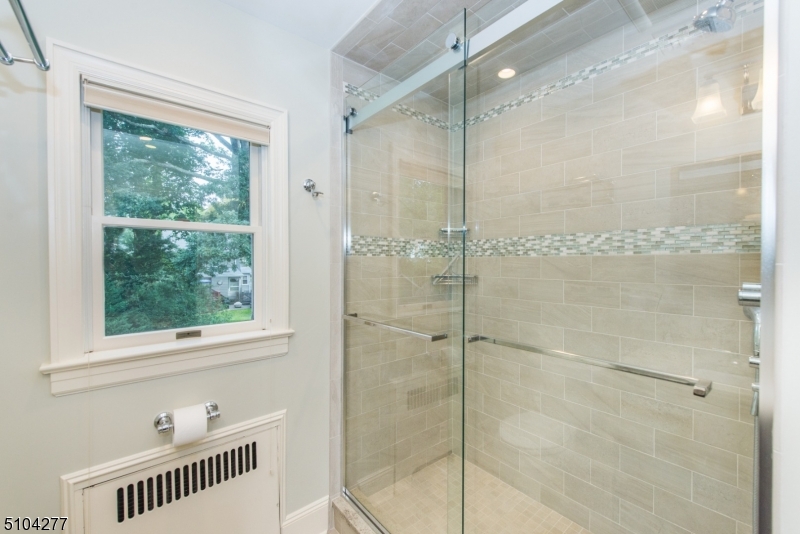 17 Bailey Road Millburn, NJ 07041 - Photo 23 of 32