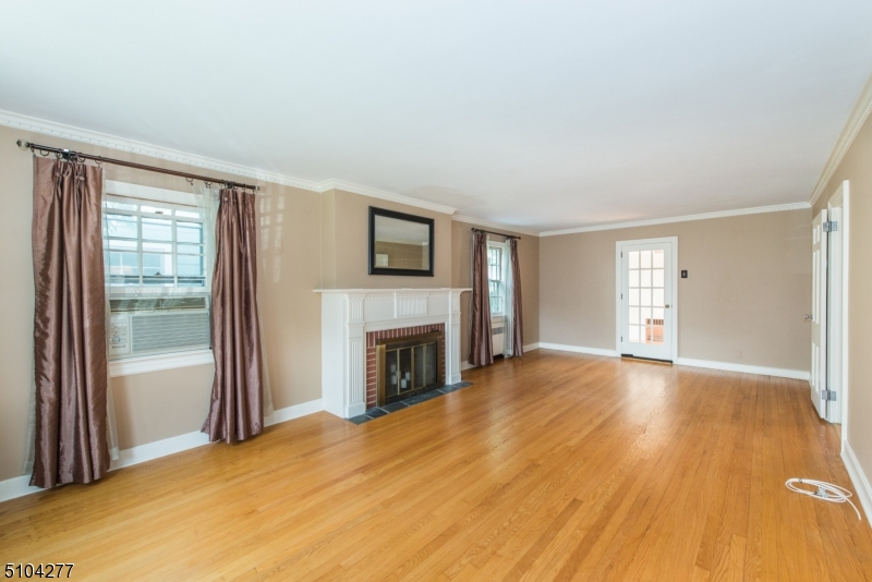 17 Bailey Road Millburn, NJ 07041 - Photo 3 of 32