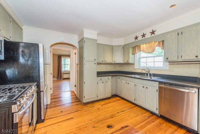 17 Bailey Road Millburn, NJ 07041 - Photo 8 of 32