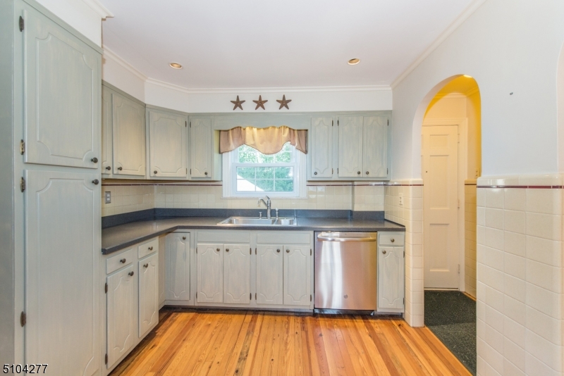 17 Bailey Road Millburn, NJ 07041 - Photo 10 of 32