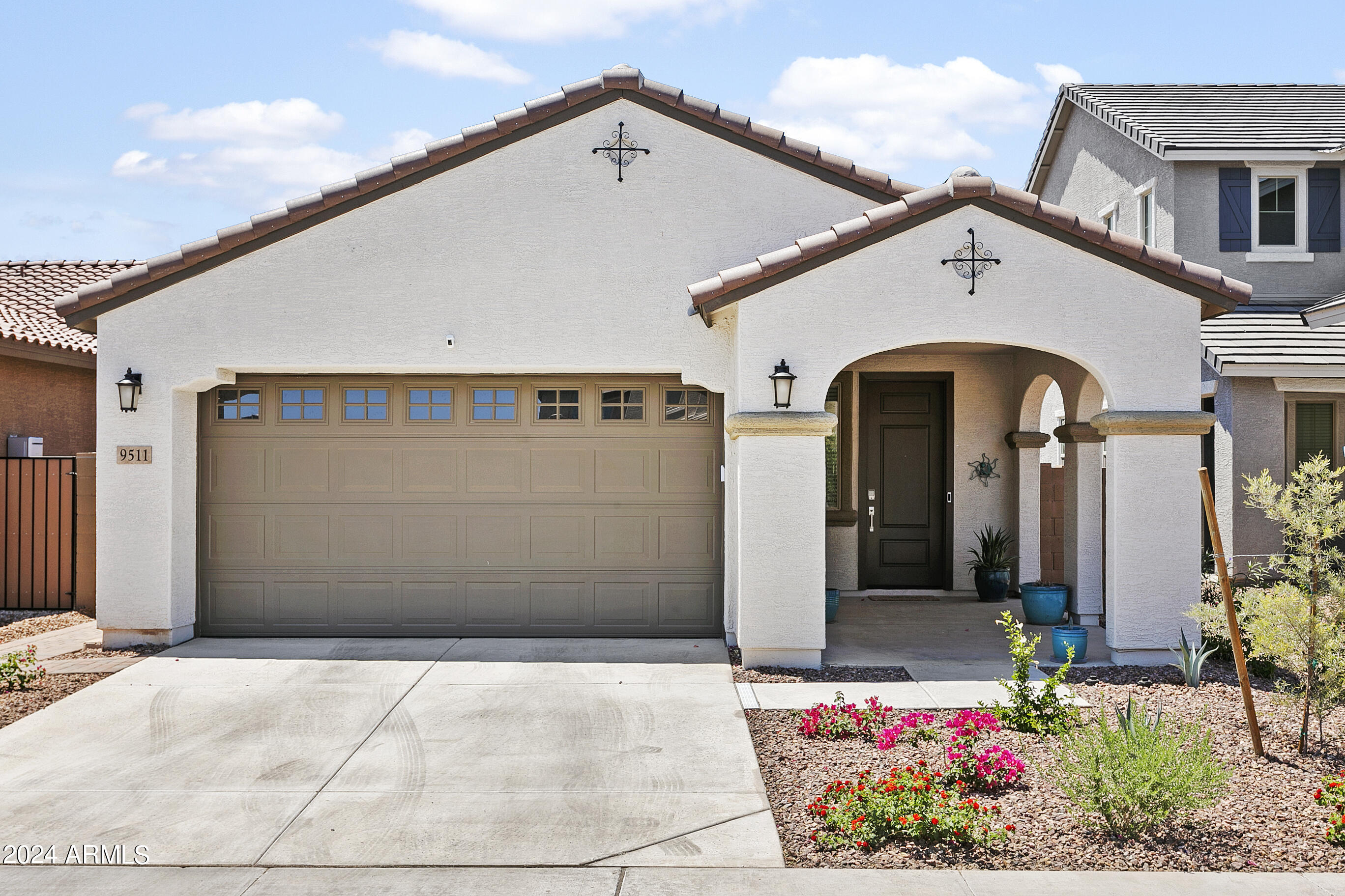 9511 West Roma Avenue Phoenix, AZ 85037 - Photo 2 of 25 Charming Entry