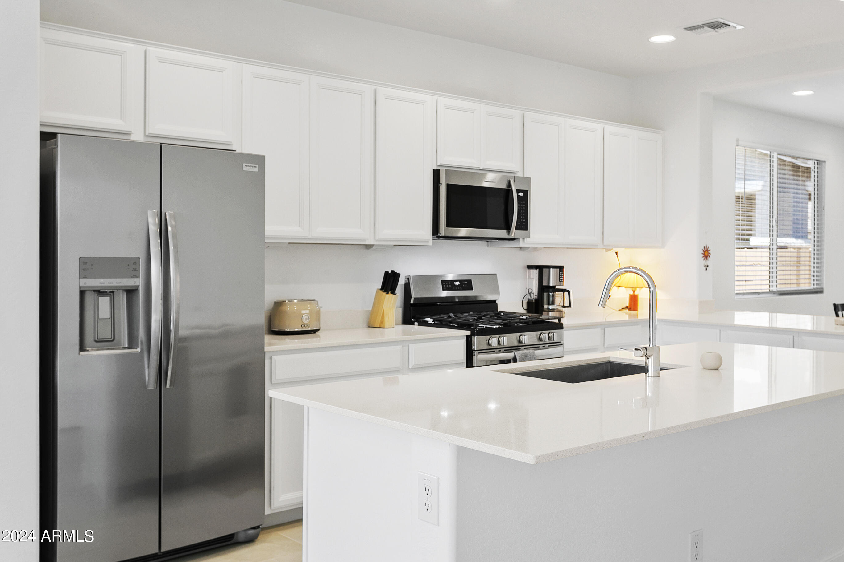 9511 West Roma Avenue Phoenix, AZ 85037 - Photo 7 of 25 Stainless Appliances
