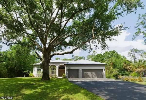 $845,000 | 355 14th Avenue Northeast, Naples, FL 34120