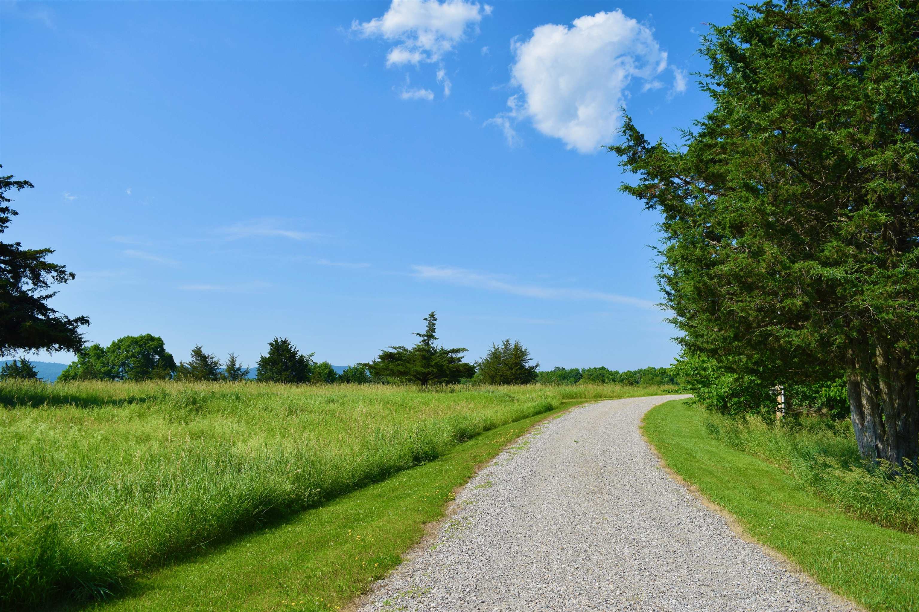 408 Webster Road Ferrisburgh, VT 05491 - Photo 4 of 38