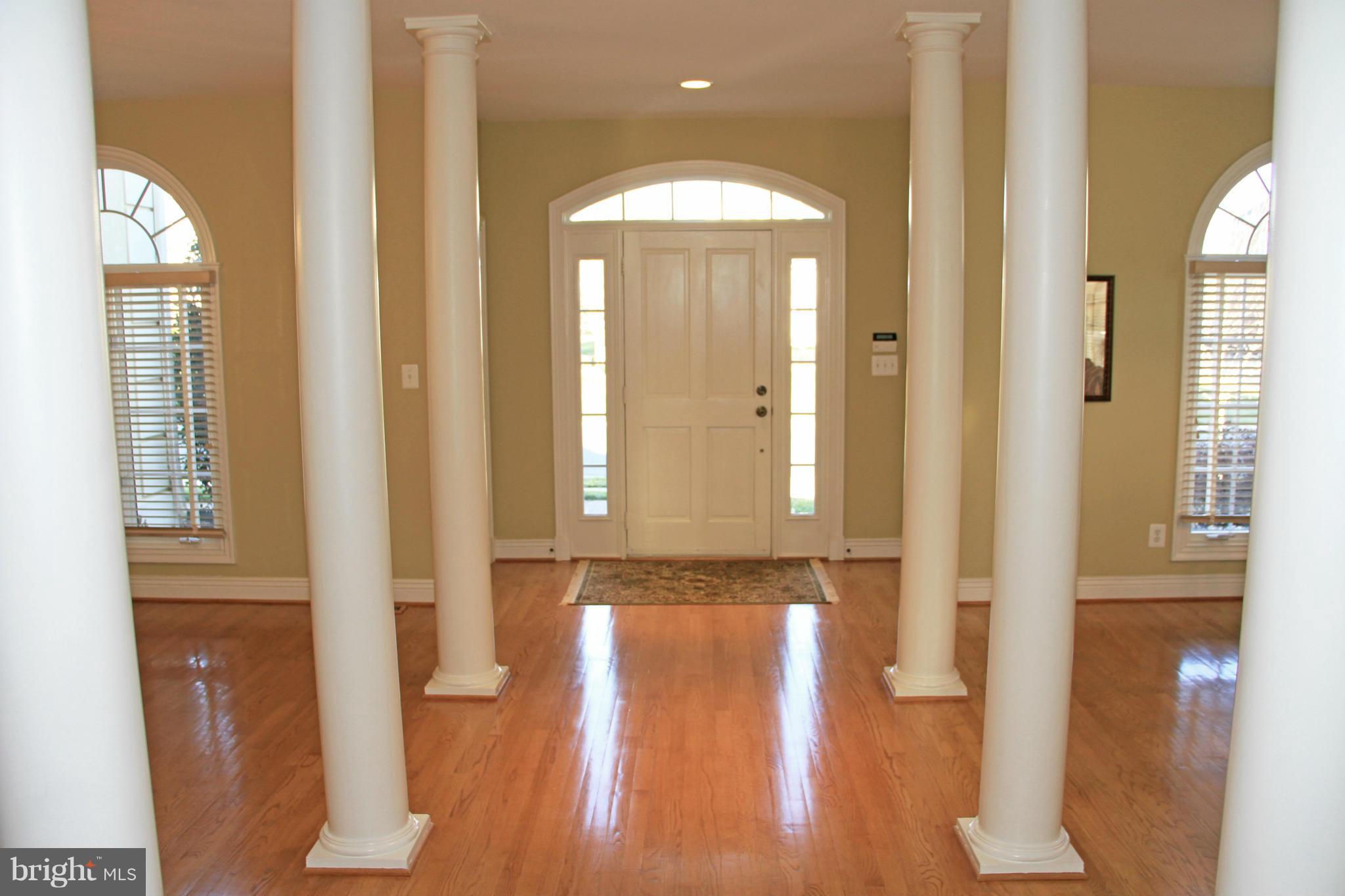 8345 Roxborough Loop Gainesville, VA 20155 - Photo 2 of 30 Entry Foyer