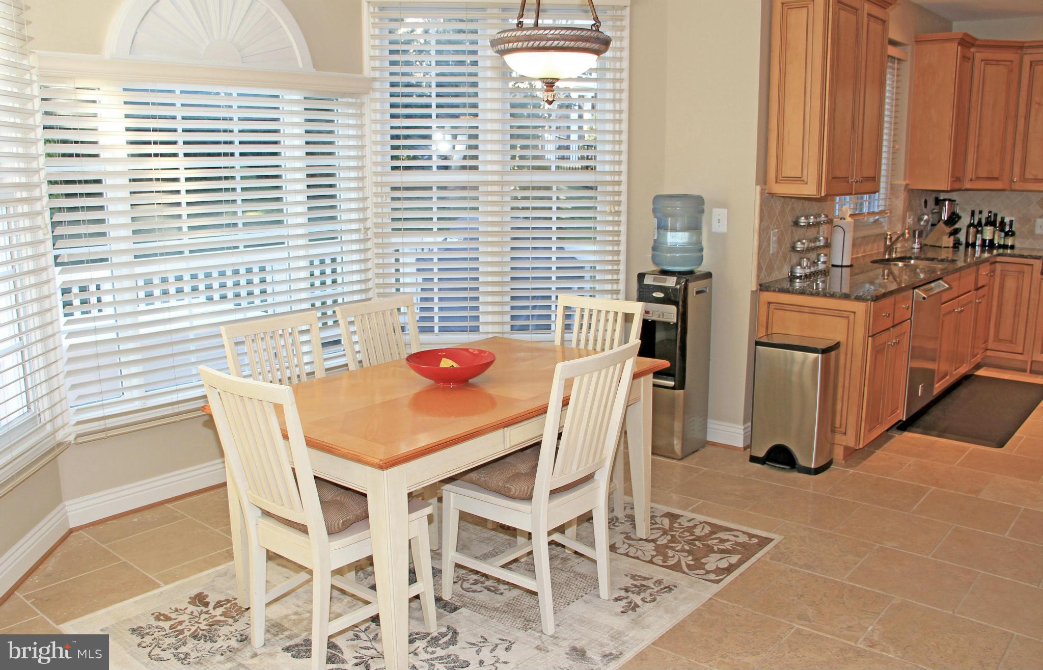8345 Roxborough Loop Gainesville, VA 20155 - Photo 11 of 30 Sunny Table Space