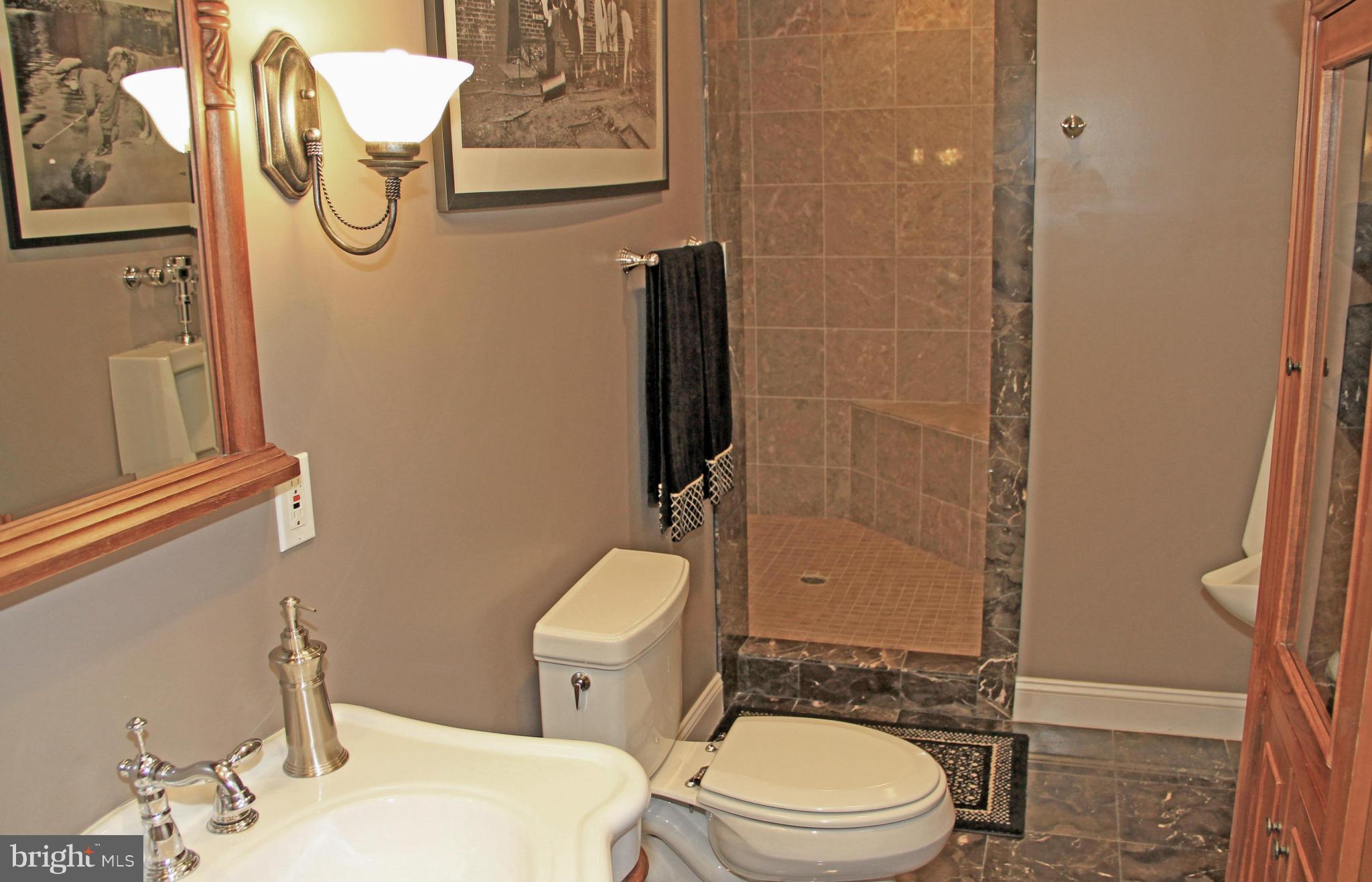 8345 Roxborough Loop Gainesville, VA 20155 - Photo 26 of 30 Stunning Full Bath