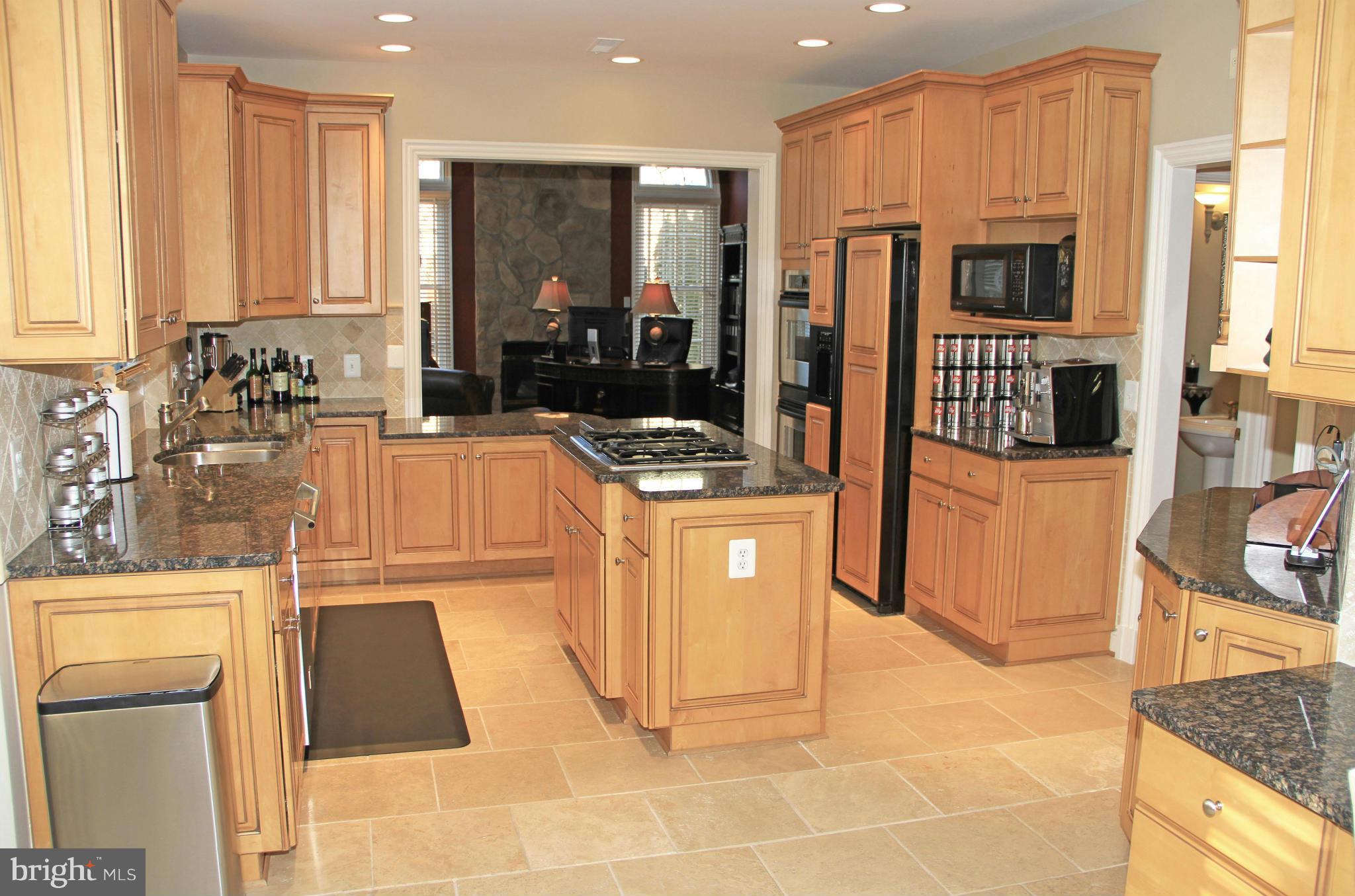 8345 Roxborough Loop Gainesville, VA 20155 - Photo 9 of 30 Custom Eat-in Kitchen