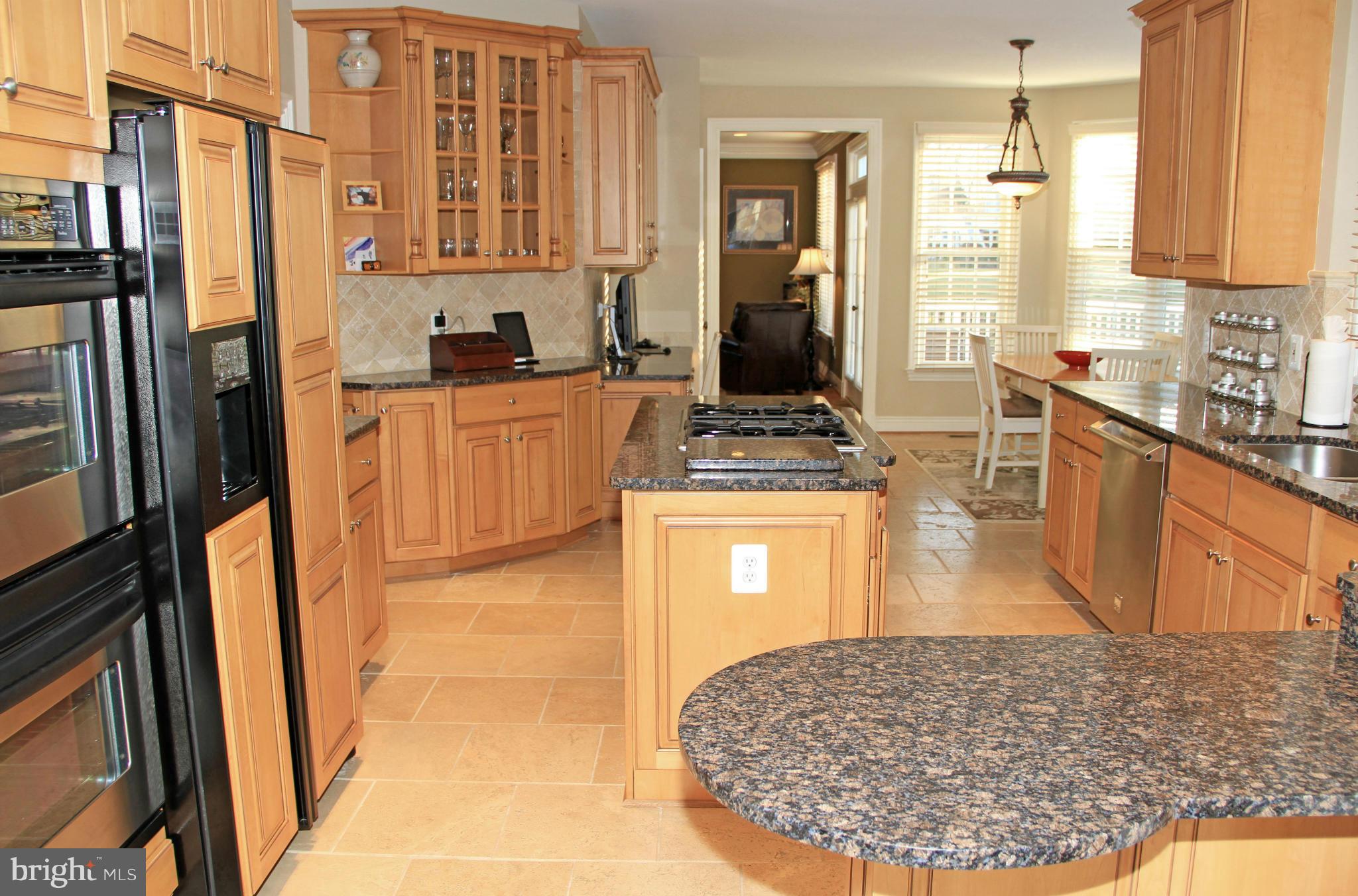 8345 Roxborough Loop Gainesville, VA 20155 - Photo 10 of 30 Granite, Stainless and Tumbled Marble