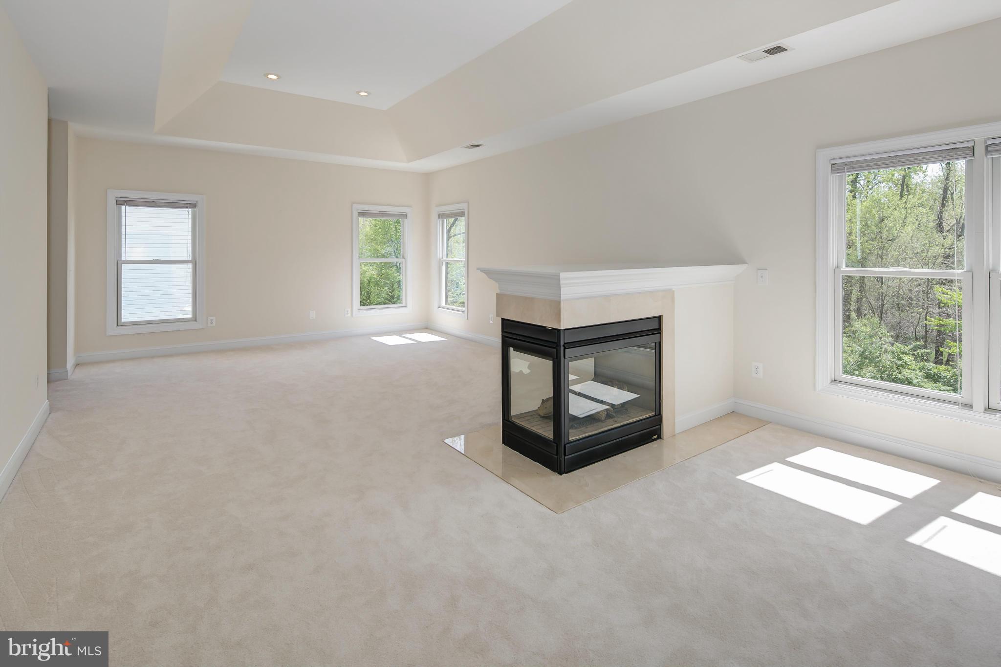 8743 Center Road Springfield, VA 22152 - Photo 14 of 30 Oversized MBR Suite w/Sitting Area