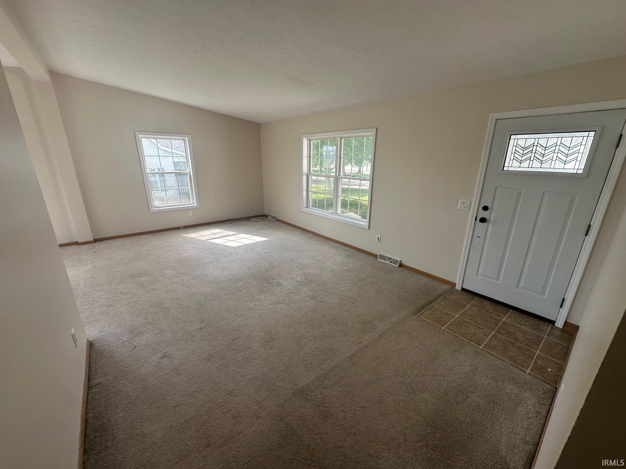 605 Man-Chester Drive Rochester, IN 46975 - Photo 7 of 11