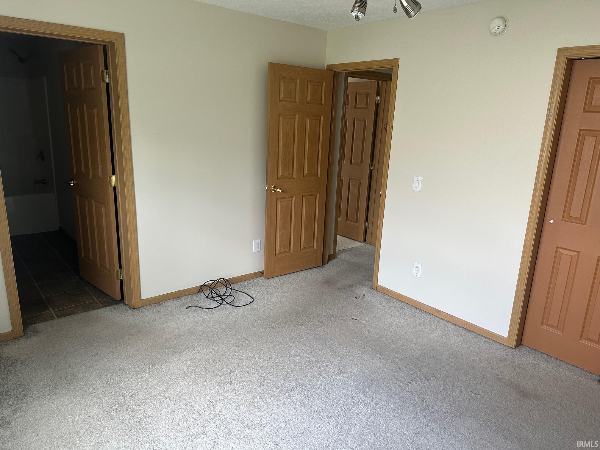 605 Man-Chester Drive Rochester, IN 46975 - Photo 8 of 11