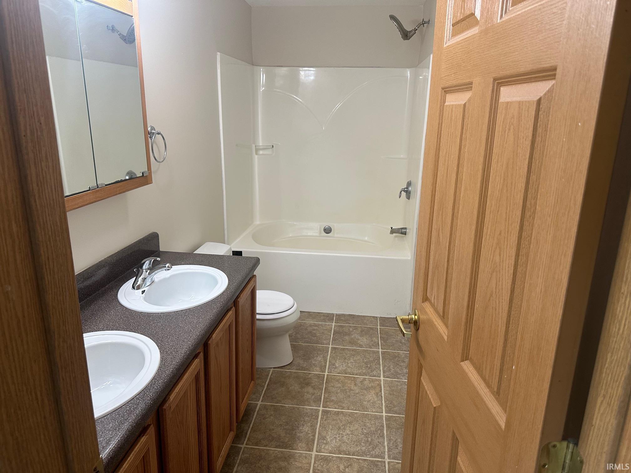 605 Man-Chester Drive Rochester, IN 46975 - Photo 9 of 11