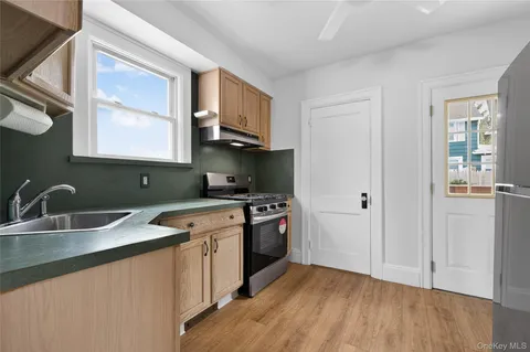 $1,295,000 | 26 West 5th Street, Locust Valley, NY 11560