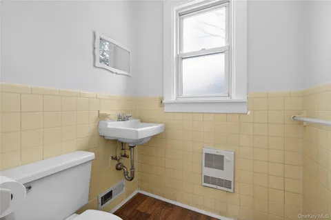 $1,295,000 | 26 West 5th Street, Locust Valley, NY 11560