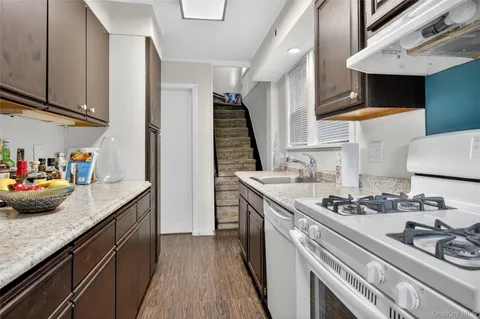 $1,295,000 | 26 West 5th Street, Locust Valley, NY 11560