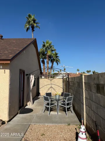 $2,000 | 5535 West Willow Avenue, Glendale, AZ 85304