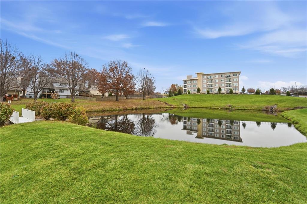 813 Northwest North Ridge Court Blue Springs, MO 64015 - Photo 9 of 56