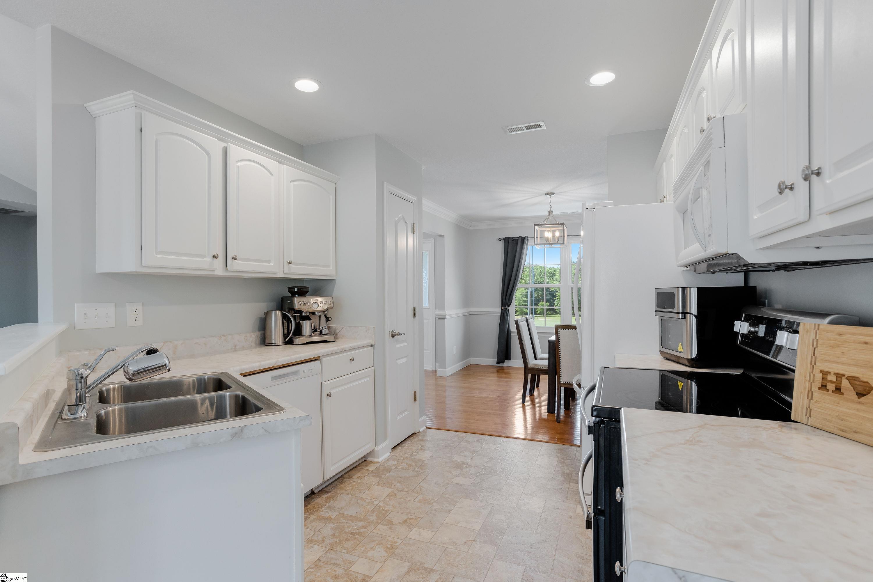 484 Pink Dill Mill Road Greer, SC 29651 - Photo 13 of 32