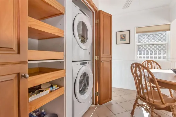 $1,390,000 | 135 25th Avenue Northeast, St. Petersburg, FL 33704