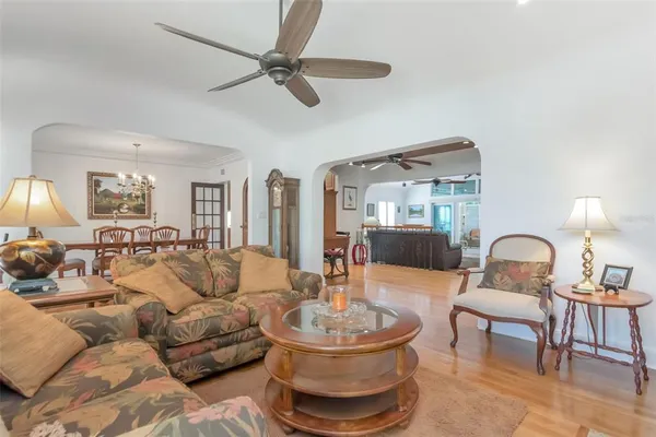 $1,390,000 | 135 25th Avenue Northeast, St. Petersburg, FL 33704