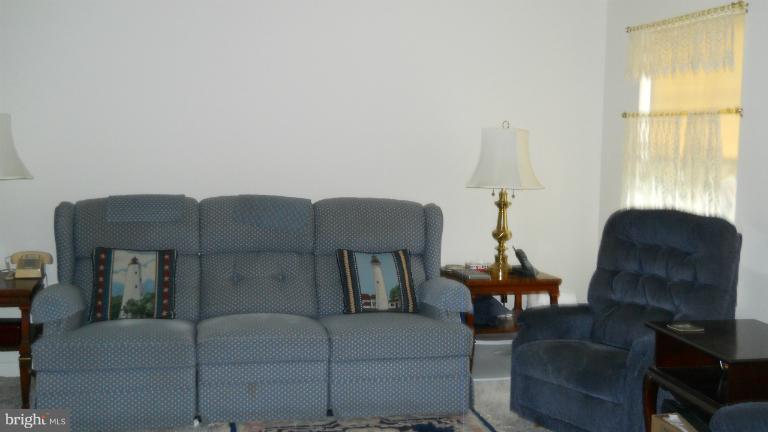 520 Silverside Road Edgewood, MD 21040 - Photo 5 of 15 Living Room