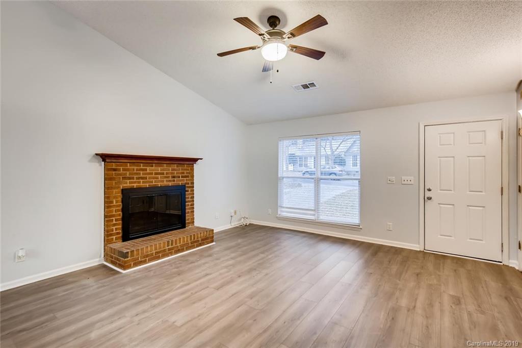 9426 Marshbrooke Road Matthews, NC 28105 - Photo 4 of 20 Gallery Image 4