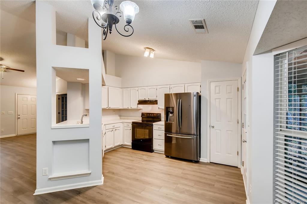 9426 Marshbrooke Road Matthews, NC 28105 - Photo 6 of 20 Gallery Image 6