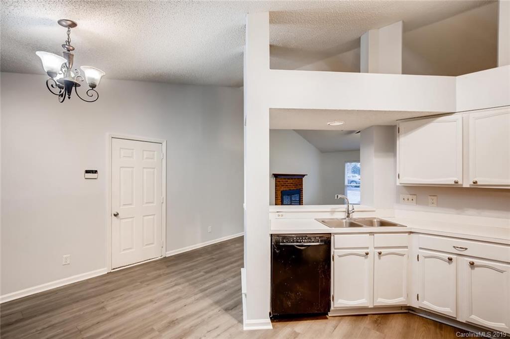 9426 Marshbrooke Road Matthews, NC 28105 - Photo 7 of 20 Gallery Image 7