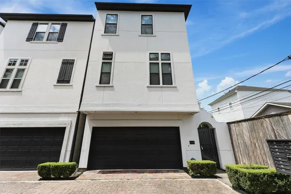 $3,700 | 411 West 17th Street, Unit D, Houston, TX 77008