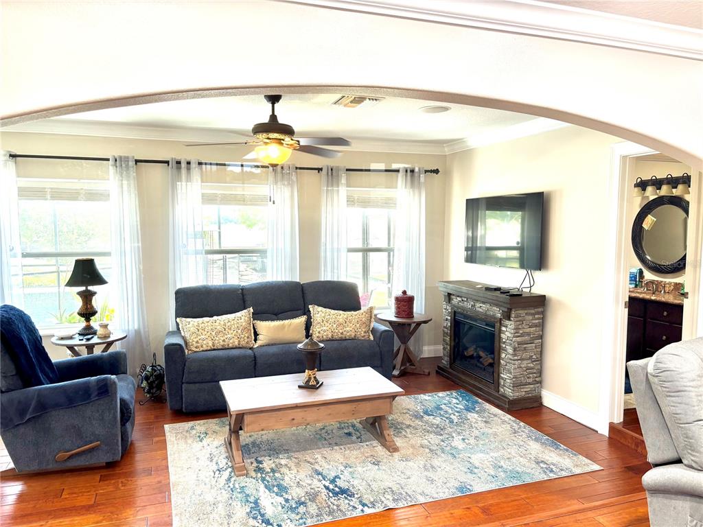 537 Woodlawn Cemetery Road Orlando, FL 32835 - Photo 19 of 36