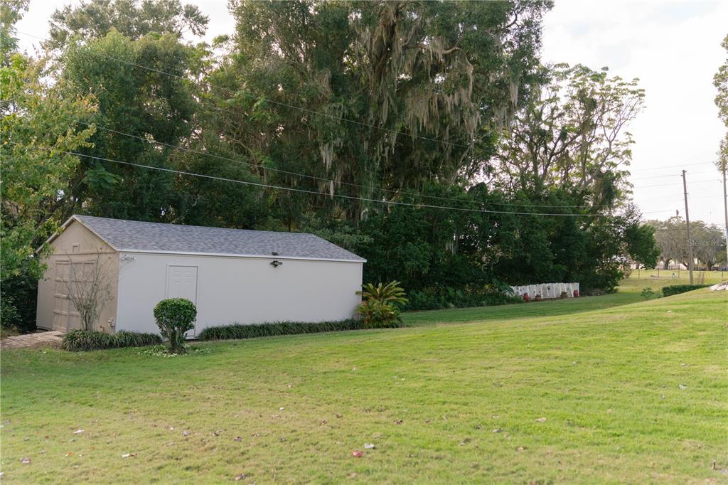 537 Woodlawn Cemetery Road Orlando, FL 32835 - Photo 7 of 36